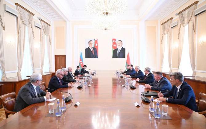 Əli Əsədov Belarus Milli Assambleyası Nümayəndələr Palatasının sədri ilə görüşüb