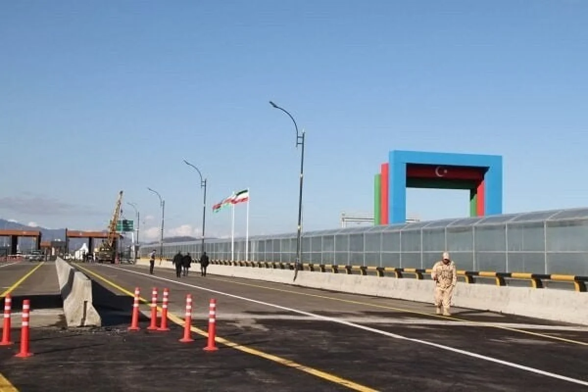 İran Azərbaycanla sərhəddə avtomobil idxalı üçün yeni marşrut istifadəyə verib