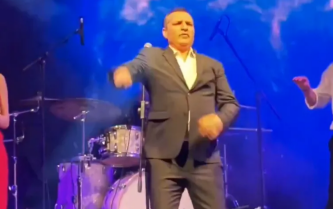 Dubay konsertindəki şousu gündəm oldu - VİDEO