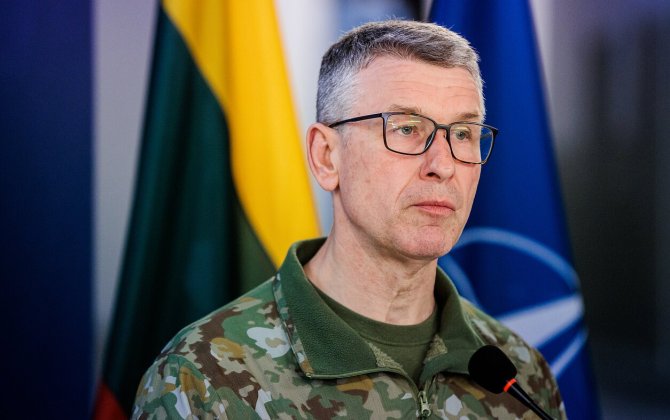 Бывшего командующего армией Литвы оштрафовали из-за зубов