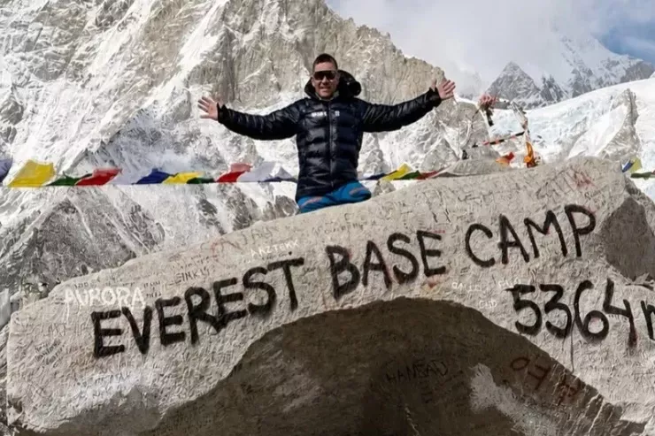 Dünyada İLK - Ayaqları olmayan Rüstəm Nəbiyev Everesti fəth etdi - FOTO