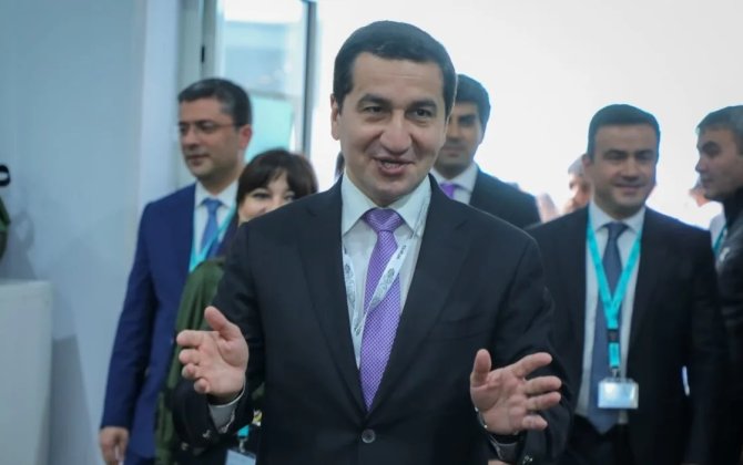 Hikmət Hacıyev jurnalistlərə təşəkkür etdi - FOTO