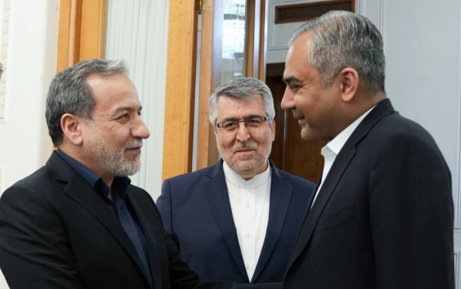 Nəqvi və Əraqçi Yaxın Şərqdə münaqişənin nizamlanmasına dair təklifləri müzakirə ediblər