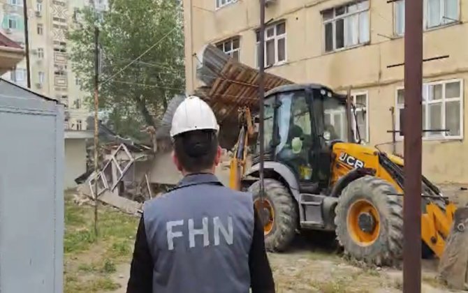 Sumqayıtda qanunsuz tikili sökülüb - VİDEO