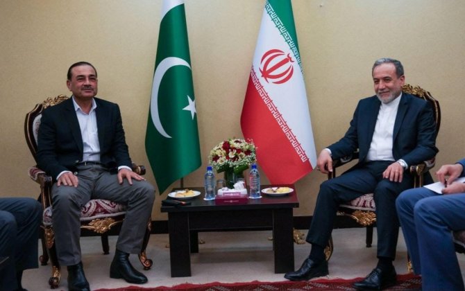 Əraqçi Pakistan ordusunun komandanı ilə ABŞ-la danışıqları müzakirə edib