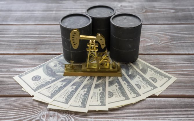 Азербайджанская нефть подешевела на более чем $4