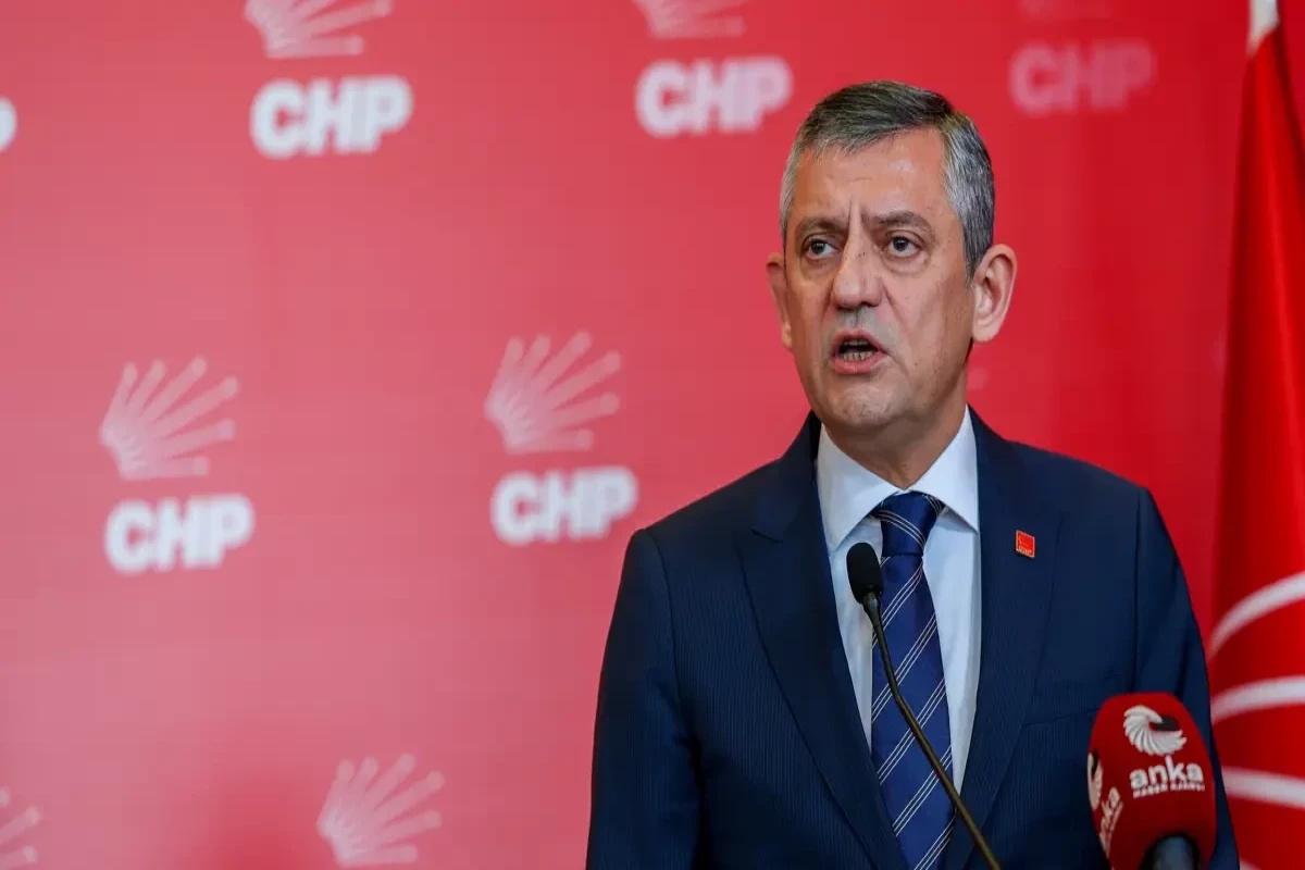 Özgür Özel CHP parlament qrupunun sədri seçilib