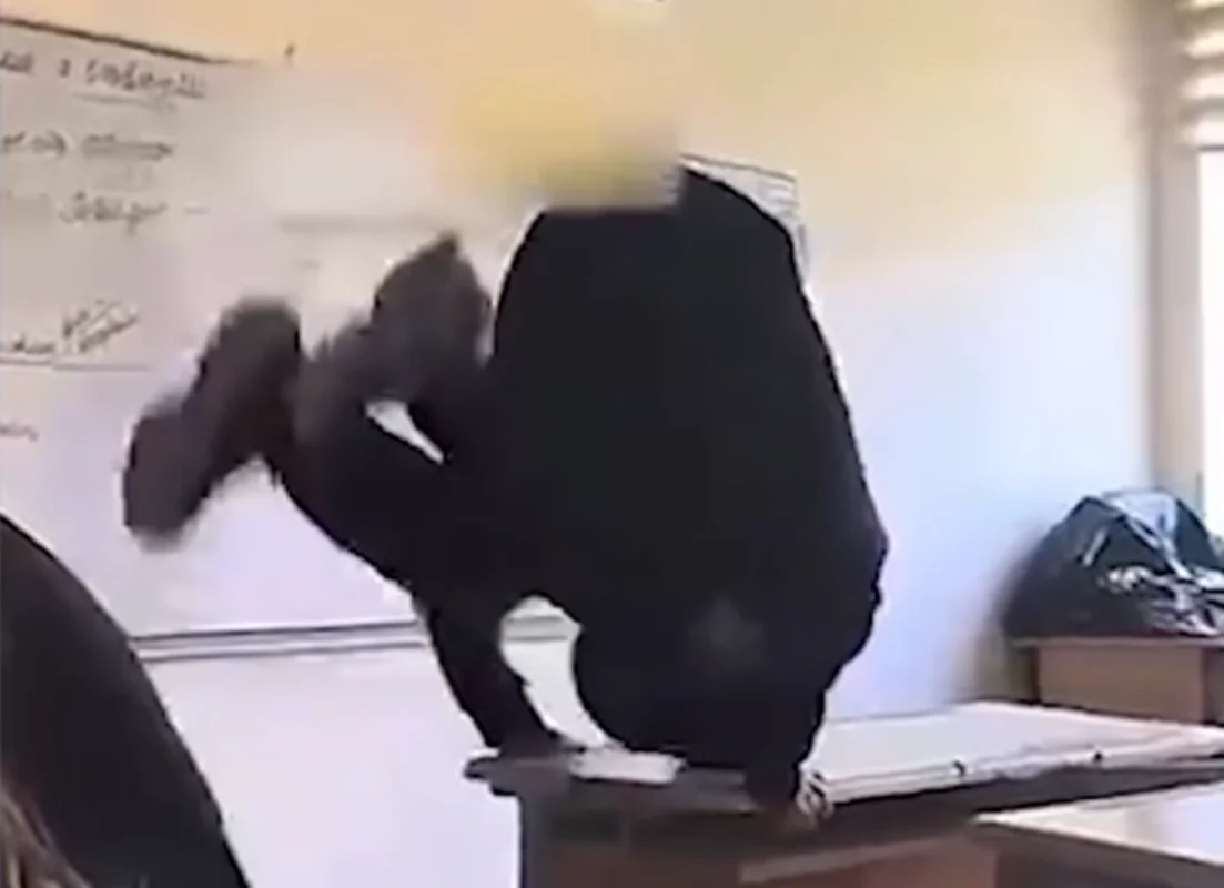 Поведение ученика бакинской школы вызвало обсуждения - ВИДЕО