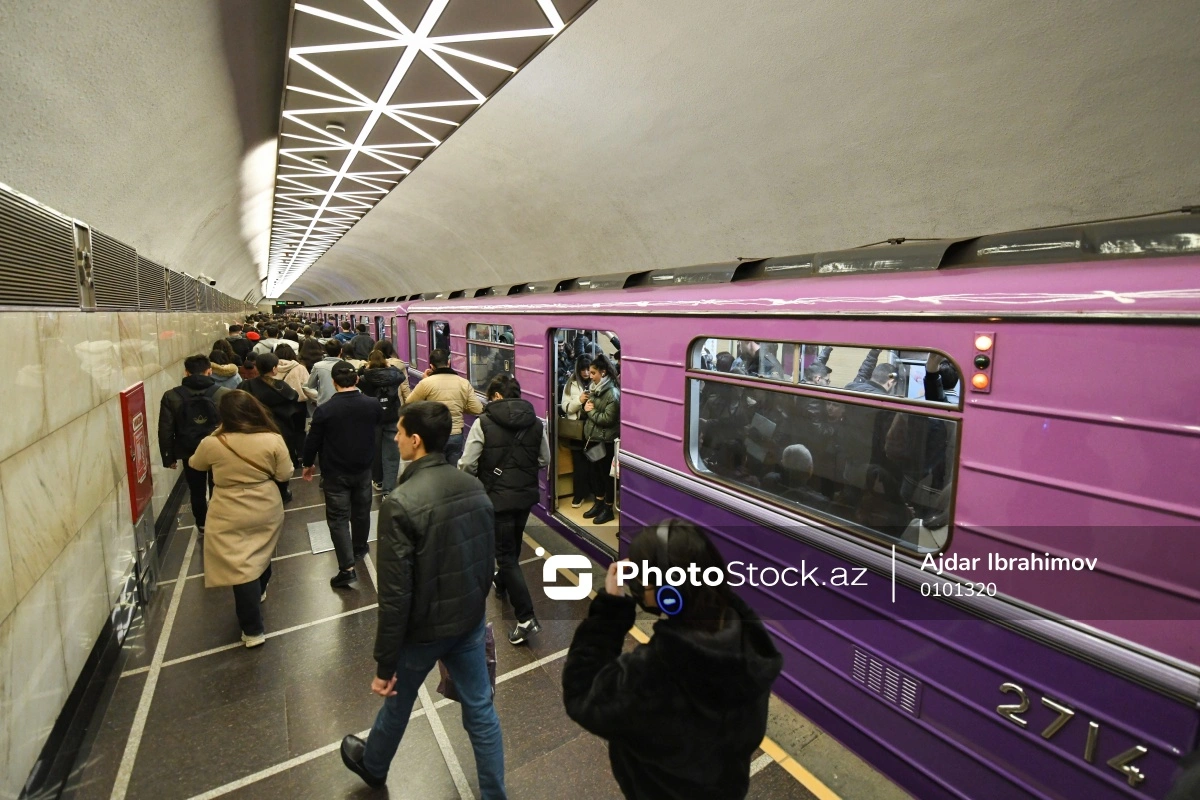 В Бакинском метрополитене изменят график движения поездов