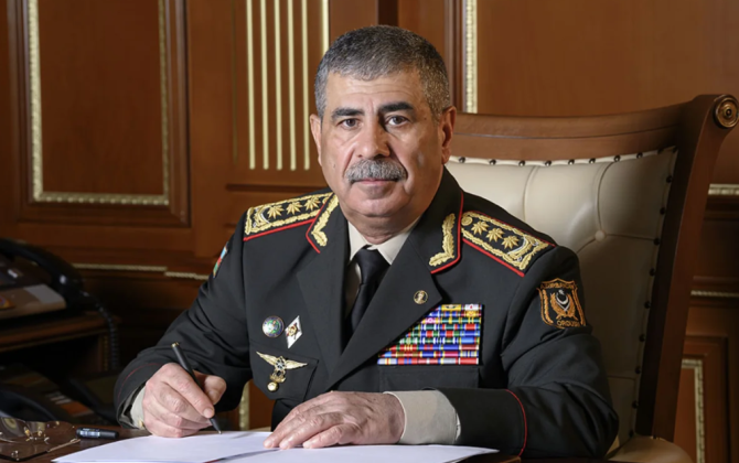 Müdafiə naziri Qurban bayramı münasibətilə Azərbaycan Ordusunun şəxsi heyətini təbrik edib