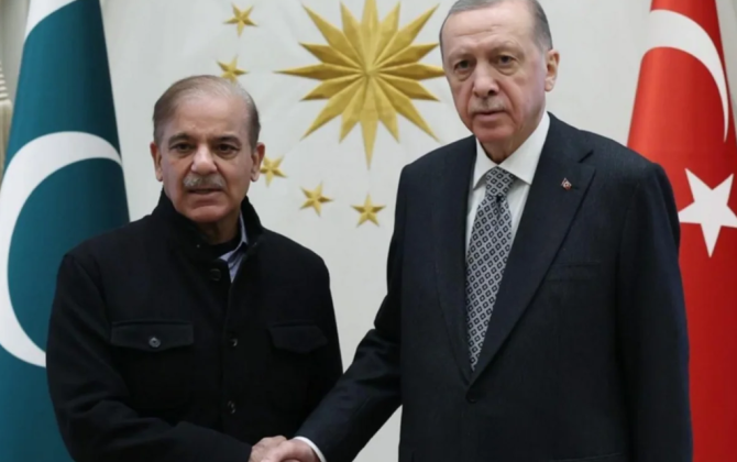 Şərif Ərdoğanla regional məsələləri müzakirə edib