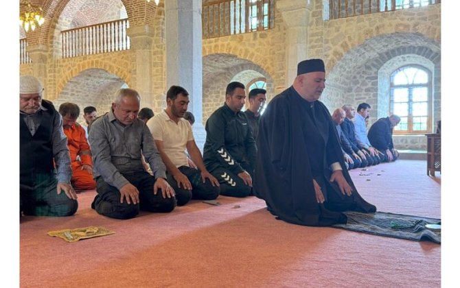 В Шуше совершен праздничный намаз по случаю праздника Гурбан