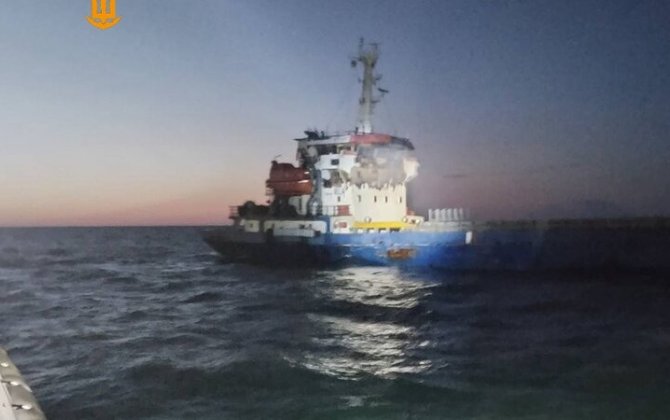 Rusiya ordusu Türkiyəyə məxsus yük gəmisinə zərbə endirdi - FOTO