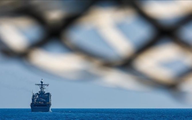 У берегов Турции затонуло судно с туристами