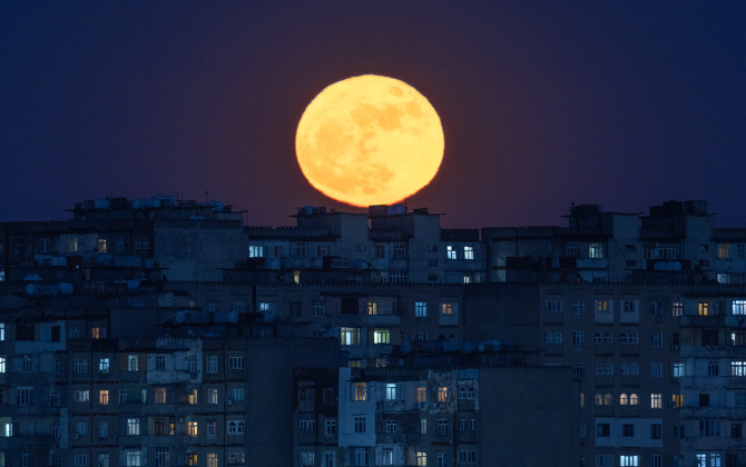 Bakı səmasında nadir görüntü - FOTO