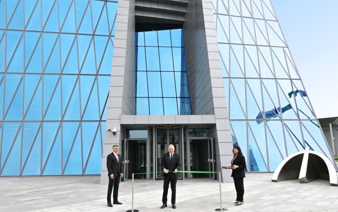 İlham Əliyev Mərkəzi Bankın yeni binasının açılışında iştirak etdi - FOTOLAR