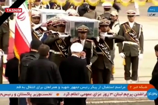 Тела президента Ирана и других погибших в результате крушения вертолета доставлены в Тегеран-ВИДЕО