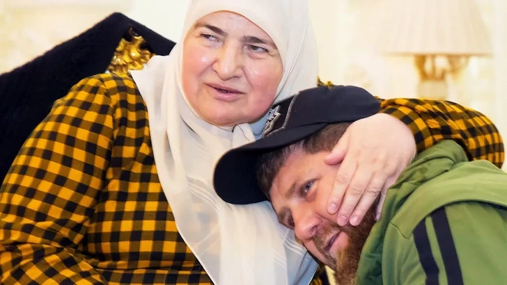 Мать Рамзана Кадырова попала под санкции ЕС
