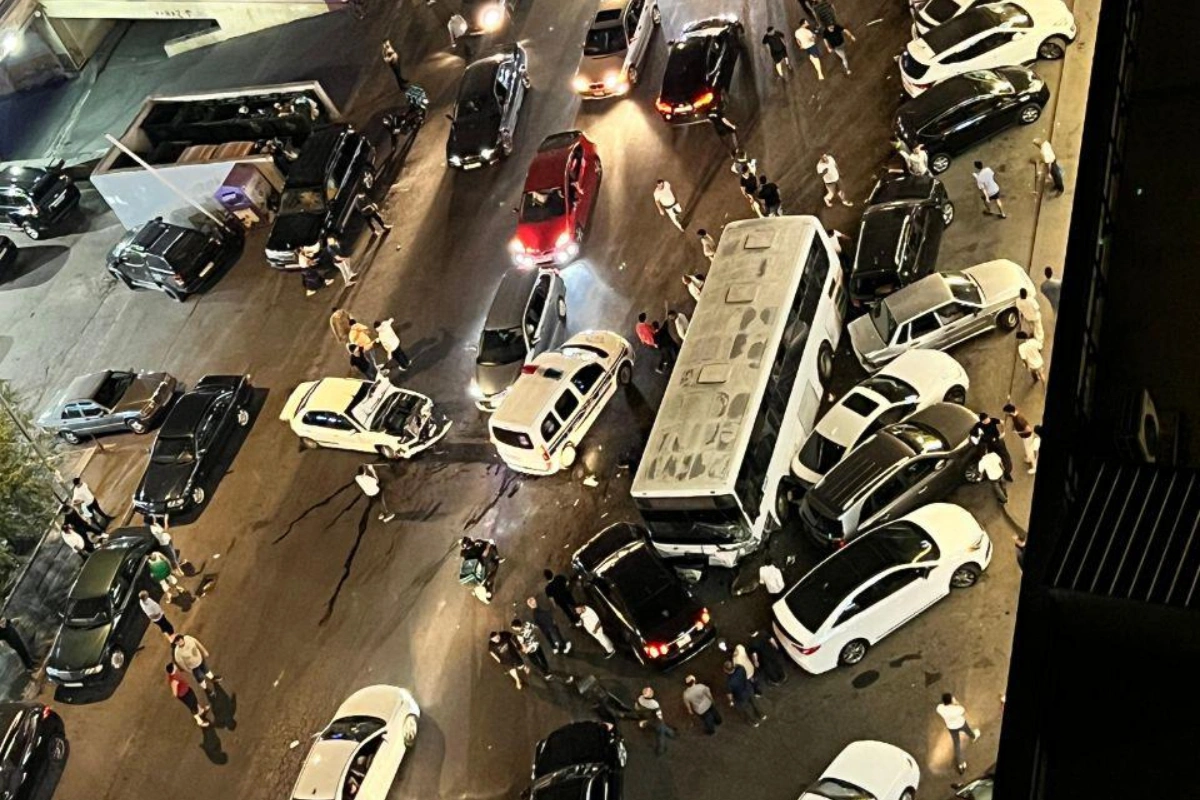 Тяжелая авария в Баку: автобус протаранил 19 автомобилей-(ВИДЕО-ФОТО)