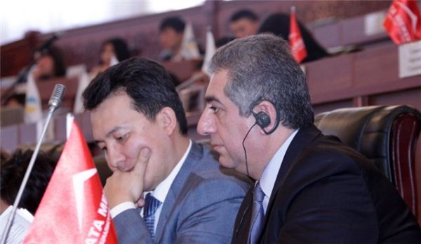 Qırğızıstan parlamenti Qubad İbadoğlunun təkliflərini qəbul edib 