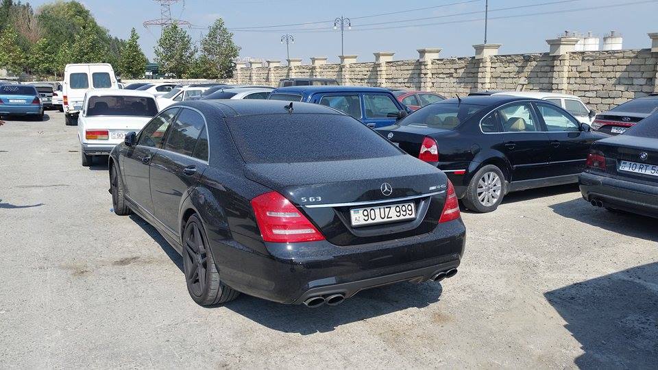 Bakının ən bahalı nömrəli brend maşınları “ştrafnoy”x9dda - Fotolar Bakının ən bahalı nömrəli brend maşınları “ştrafnoy”x9dda - Fotolar