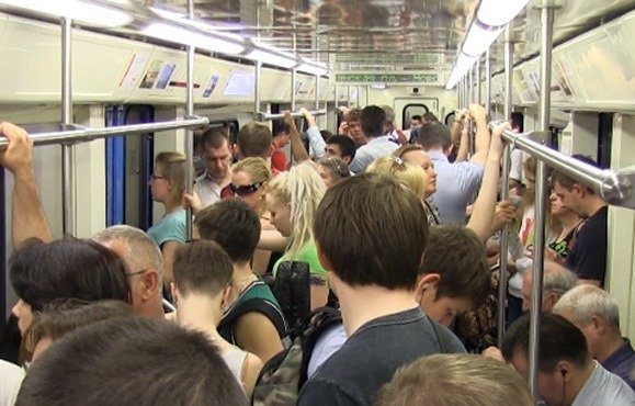 Nizami metrostansiyasında qatar dayandı - Sərnişinlər panikaya düşdü