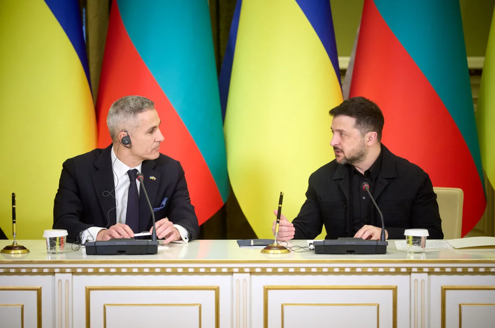 Zelenski: Ukrayna ildə 10 milyard kubmetr qaz ala biləcək