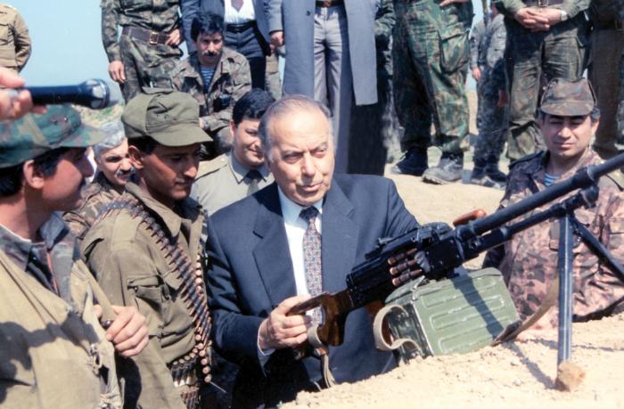 “Hərbçilərimiz Heydər Əliyev ideyaları ilə daha güclü, daha yenilməzdir”