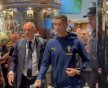 Ronaldo İrəvana gəldi...- Yeniyetmə qız polis səddini aşaraq onun qaldığı otelə girdi və...+VİDEO