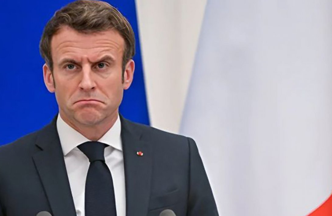 Более 100 парламентариев Франции подписали предложение об отстранении Макрона