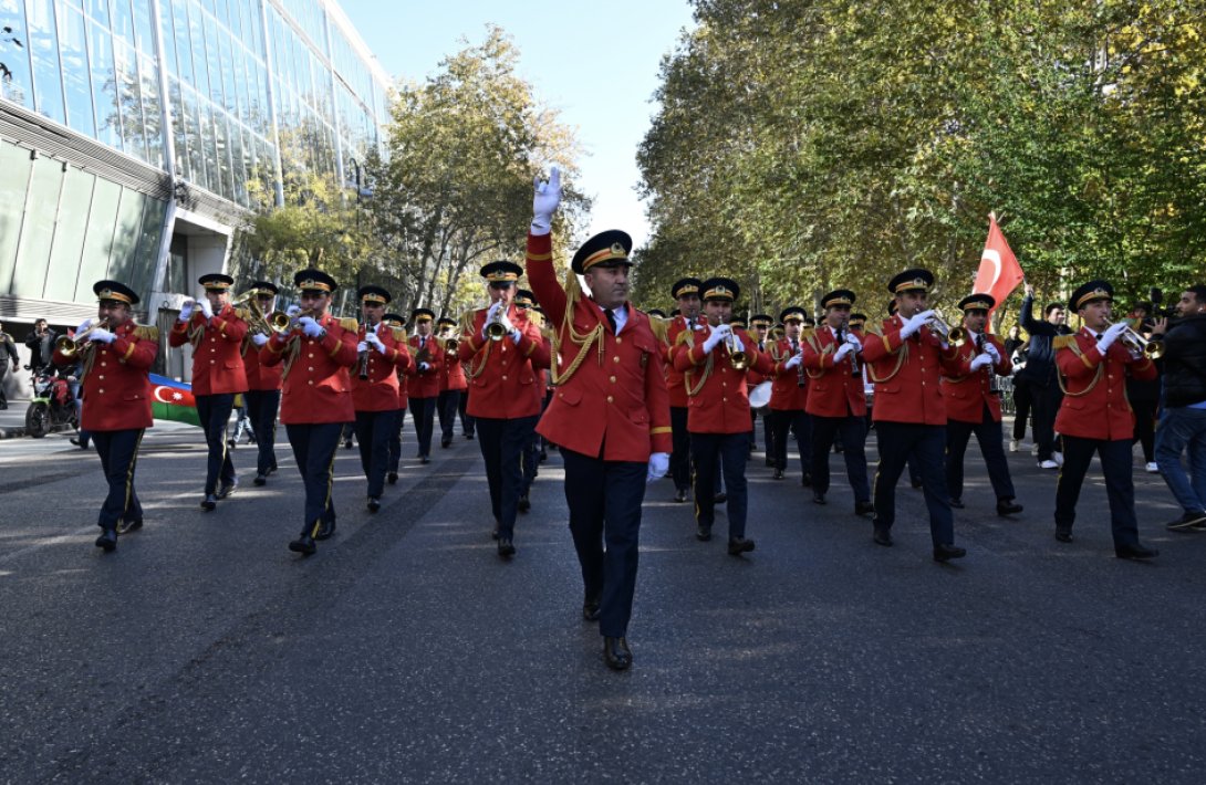 В Баку проходит марш Победы