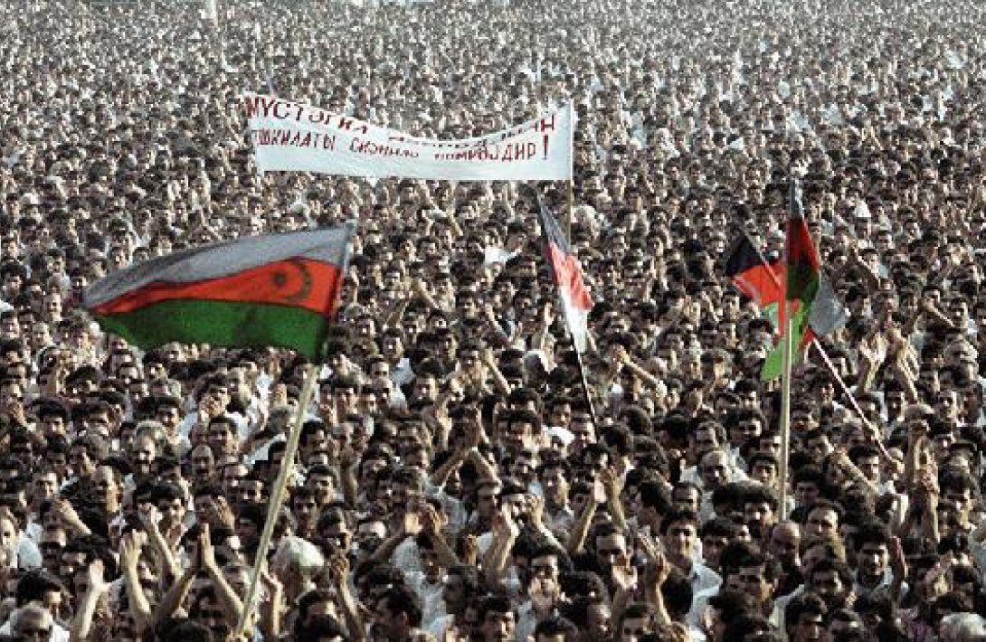 Azərbaycan xalqının meydanda Rusiya imperiyasına qarşı hərəkatı Artur Rasizadənin bu qərarıyla dağıdıldı...