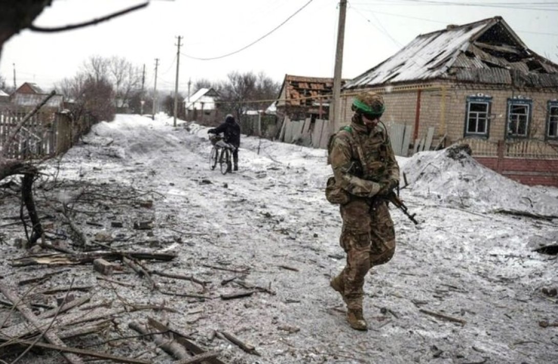 Ukrayna döyüşçüləri bir kəndi işğalçılardan təmizlədi...-Rusların yeni tipli dronu məhv edildi...-FOTO