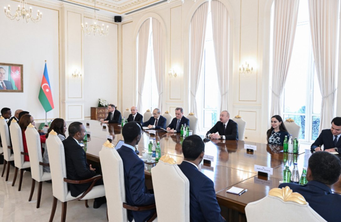 İlham Əliyevin Efiopiyanın baş naziri ilə geniş tərkibdə görüşü oldu - FOTOLAR - YENİLƏNİB