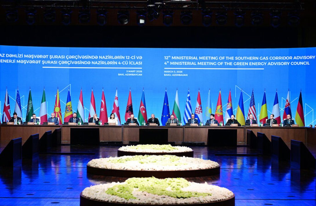 İlham Əliyev Bakıda keçirilən iclasda iştirak edir - FOTO/VİDEO - YENİLƏNİB