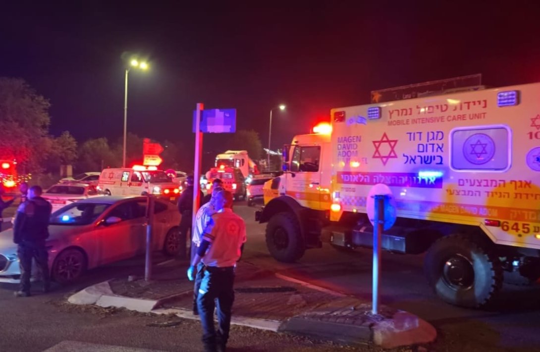 İranın raket zərbələri nəticəsində İsrailin şimalında 60-a yaxın adam yaralandı...