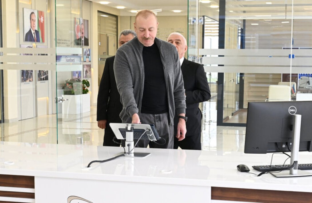 İlham Əliyev “Abşeron” Batareya Enerji Saxlanc Mərkəzinin açılışında iştirak edib - FOTO