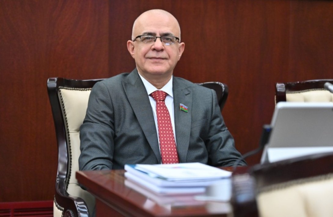 Elçin Mirzəbəyli: “Başqa ölkənin suveren ərazilərini müzakirə etmək siyasi əxlaqsızlıqdır”