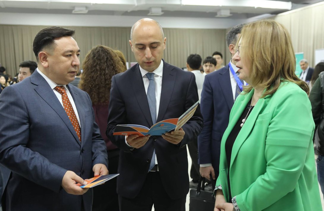 “Qazaxıstan müəllimi nüfuzdan salmaqla yox, onun sosial statusunu yüksəltməklə təhsil islahatı apardı...”-EKSPERT 