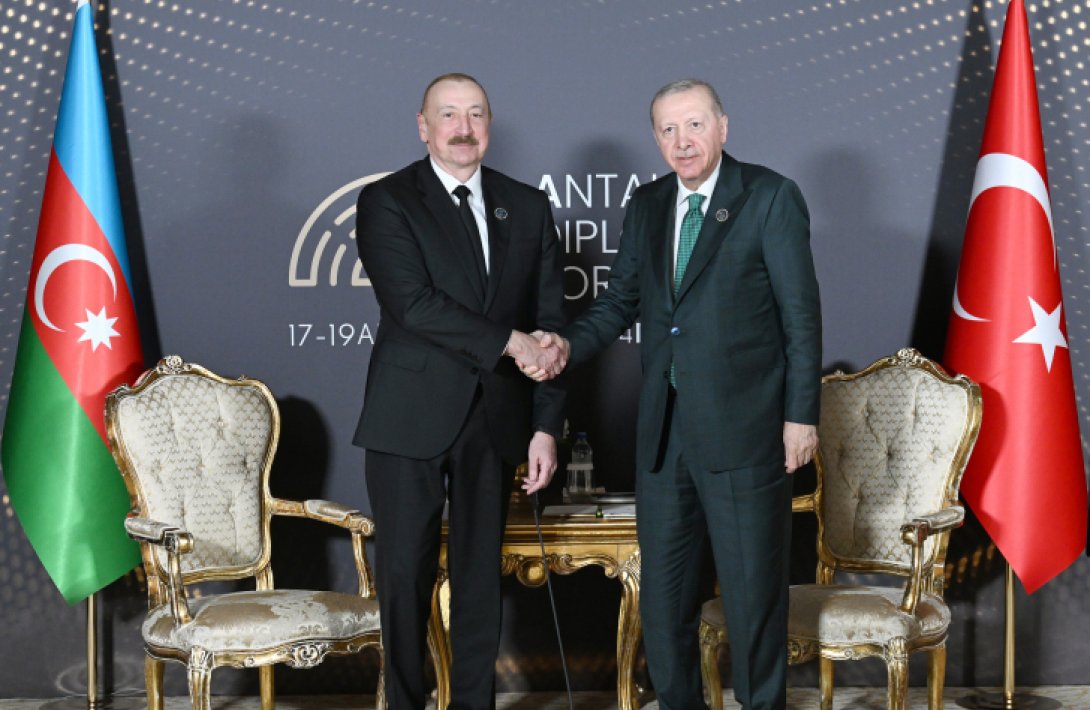 Antalyada İlham Əliyevlə Rəcəb Tayyib Ərdoğanın görüşü keçirilib - FOTO - YENİLƏNİB