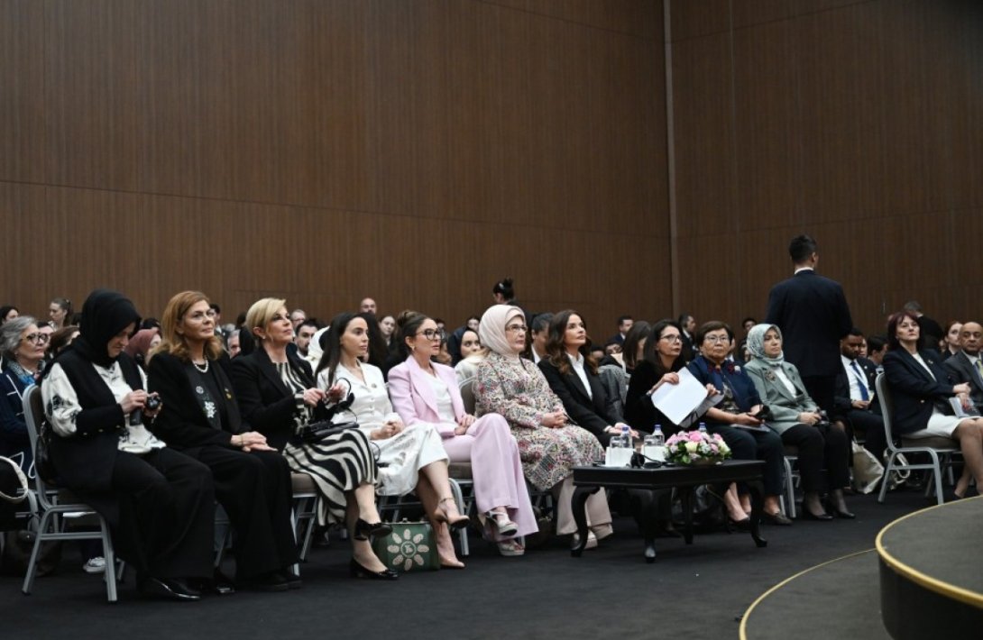 Mehriban Əliyeva Antalya Diplomatiya Forumu çərçivəsində paneldə iştirak edib - FOTO
