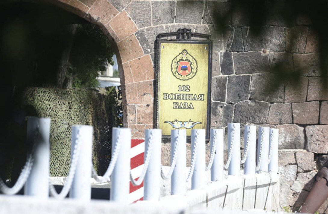 Rusiyanın 102-ci hərbi bazası Ermənistanın daxili işlərinə müdaxilə edir...-DETALLAR 