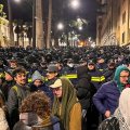 В Тбилиси у здания парламента начались столкновения митингующих с полицией