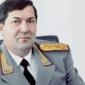 General güləşçiyə 100 minlik maşın nömrəsi hədiyyə etdi