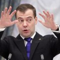Медведев назвал Макрона и Мерца «редкими уродами»