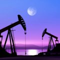 Азербайджанская нефть продолжает дешеветь