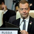 Медведев проверил закрытую границу с Финляндией