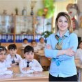 Üç məktəbdə müəllimlər vahid formaya keçdi: Nə dəyişib? - Direktorlar danışır