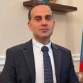 Geri çağırılan səfirimizin katibəsindən qeyri-qanuni uşağı var? - FOTO