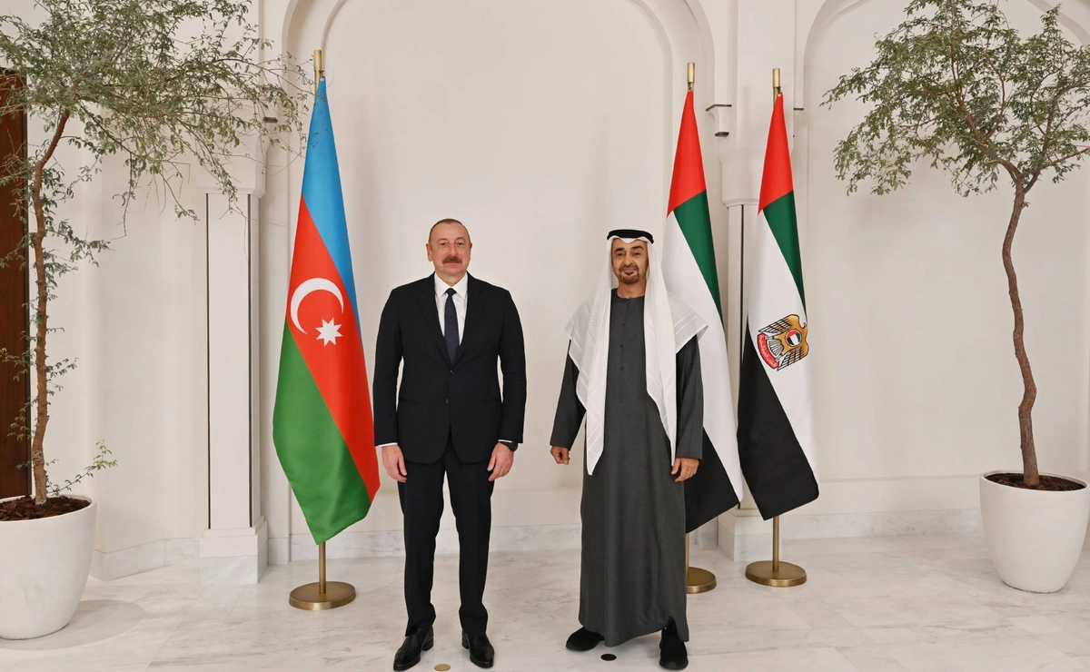 İlham Əliyev BƏƏ prezidentini Füzulidə qarşıladı